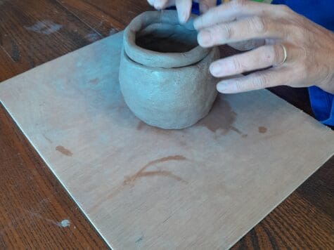 Modelage d’argile adultes et à partir de 10 ans